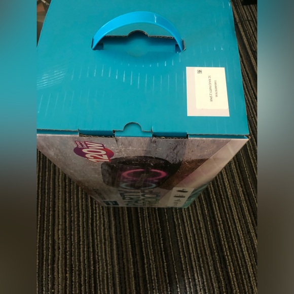 New - Picture 3 of 6